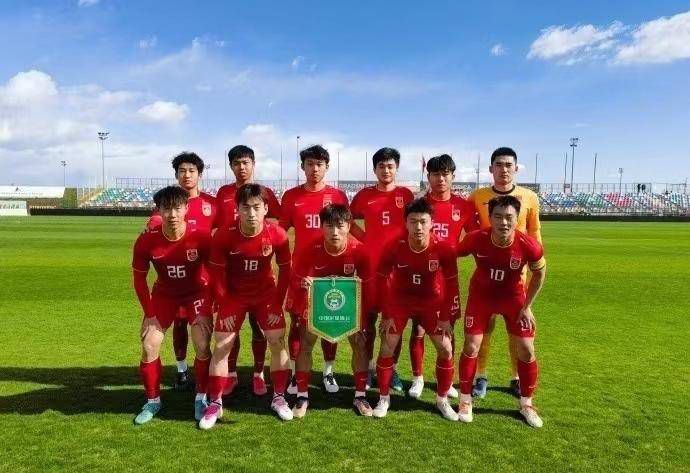 ”前瞻NBA常规赛前瞻：休斯顿火箭VS印第安纳步行者火箭上一场比赛在客场以106-104险胜鹈鹕，球队在经历一波连败之后，近况有所回暖，拿下2连胜，与鹈鹕的比赛中，阿尔佩伦-申京出战38分钟，砍下37分11篮板6助攻1抢断1盖帽，带领球队取胜，贾巴里-史密斯二世也有26分11篮板的两双数据进账，其他球员虽然只有弗雷德-范弗利特上双，但全队10人上场全都有得分进账；本场比赛火箭是主场作战，球队本赛季在主场的战斗力非常强劲，目前主战14场比赛取得12场胜利。
